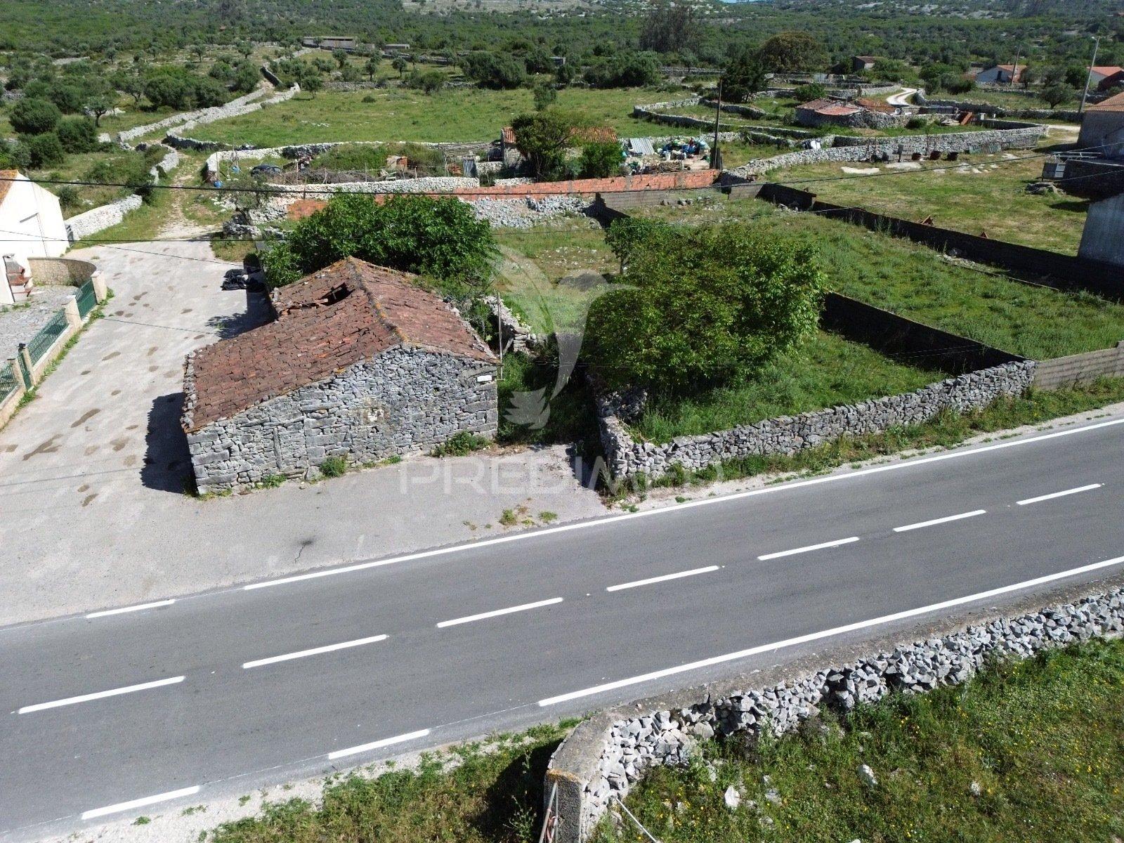 Moradia t2 para reconstrução | telhados grandes – são bento, porto de mós