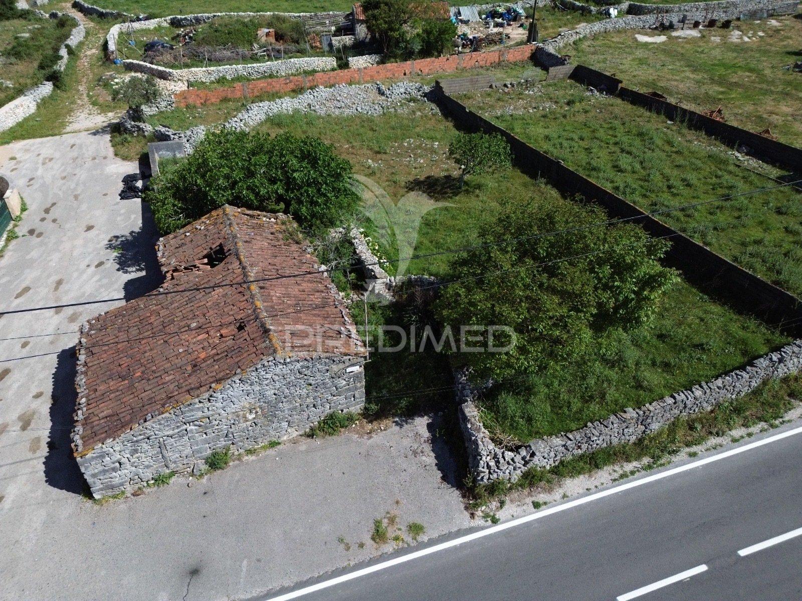 Moradia t2 para reconstrução | telhados grandes – são bento, porto de mós