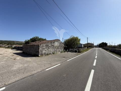 Moradia t2 para reconstrução | telhados grandes – são bento, porto de mós