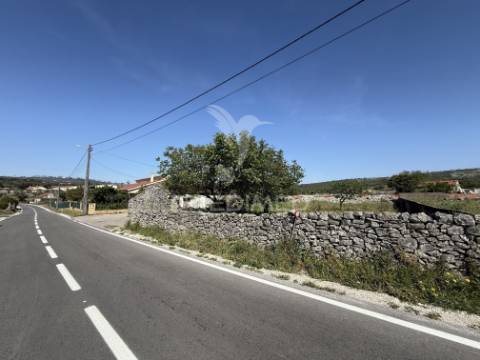 Moradia t2 para reconstrução | telhados grandes – são bento, porto de mós