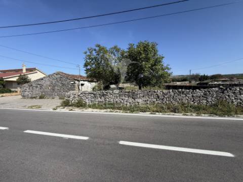 Moradia t2 para reconstrução | telhados grandes – são bento, porto de mós