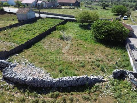 Moradia t2 para reconstrução | telhados grandes – são bento, porto de mós