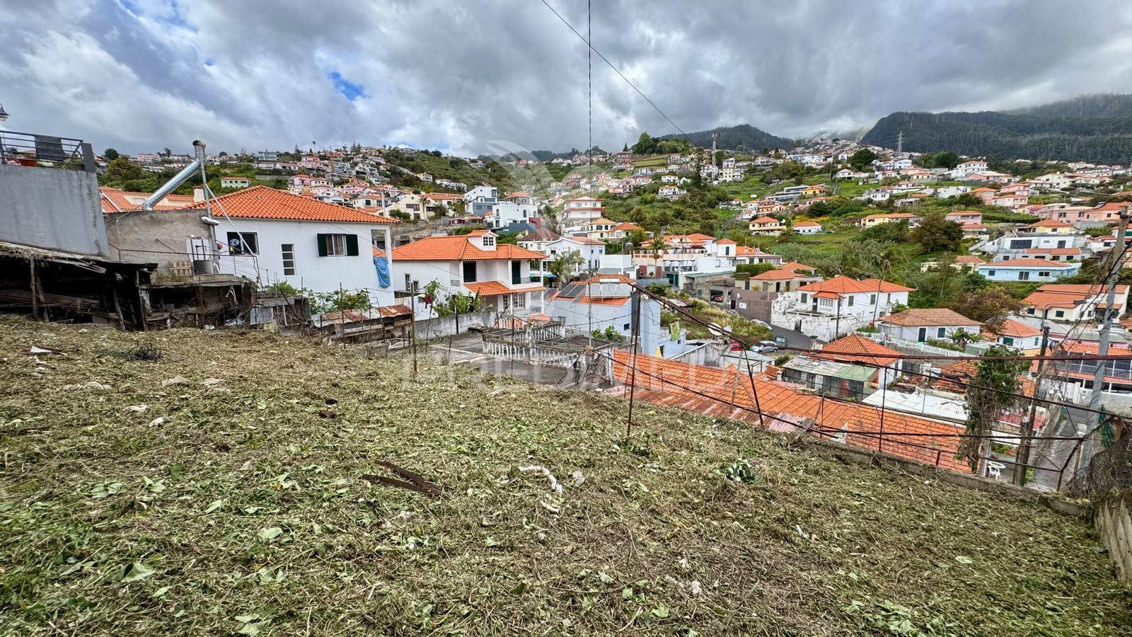 Moradia t2 para reconstrução | santo antónio – funchal