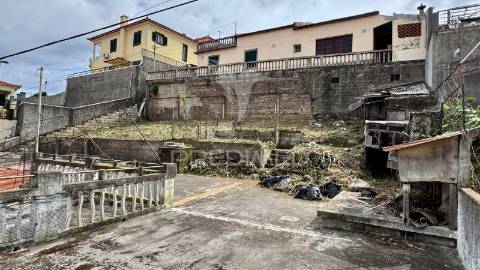 Moradia t2 para reconstrução | santo antónio – funchal