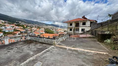 Moradia t2 para reconstrução | santo antónio – funchal