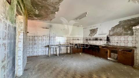 Moradia t2 para reconstrução | santo antónio – funchal