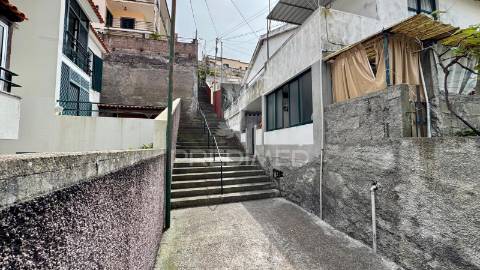 Moradia t2 para reconstrução | santo antónio – funchal