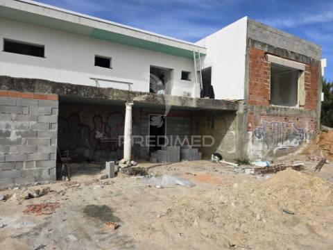 Moradia térrea de luxo | 5.000m² | piscina | ginásio | cinema privado | quinta do anjo