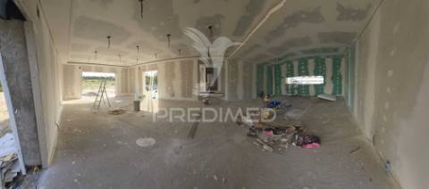 Moradia térrea de luxo | 5.000m² | piscina | ginásio | cinema privado | quinta do anjo