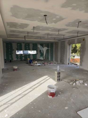 Moradia térrea de luxo | 5.000m² | piscina | ginásio | cinema privado | quinta do anjo