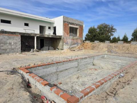 Moradia térrea de luxo | 5.000m² | piscina | ginásio | cinema privado | quinta do anjo