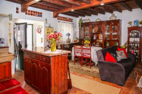 Moradia t2 com garagem independente em ribafria - alenquer