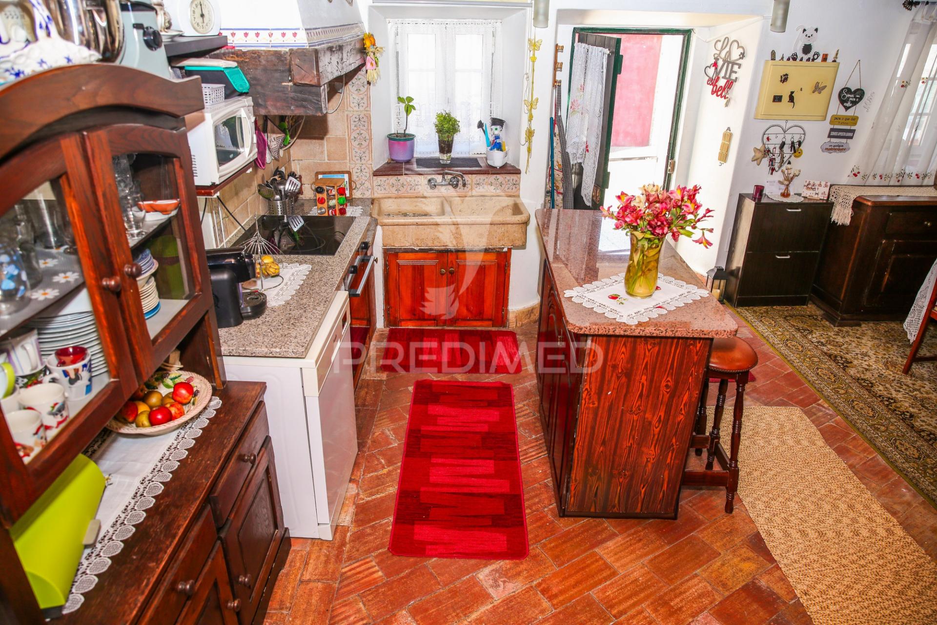 Moradia t2 com garagem independente em ribafria - alenquer