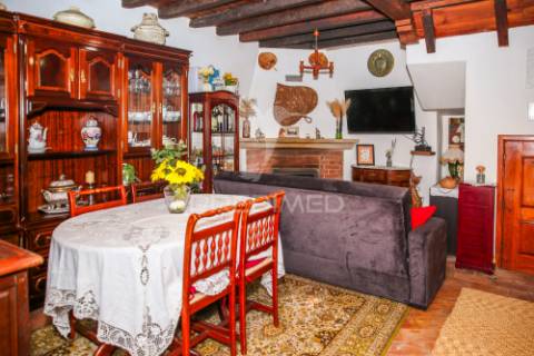 Moradia t2 com garagem independente em ribafria - alenquer