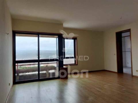 Apartamento t3+1 • 131 m² • varanda • vista deslumbrante • centro de são joão da madeira
