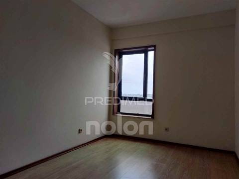 Apartamento t3+1 • 131 m² • varanda • vista deslumbrante • centro de são joão da madeira