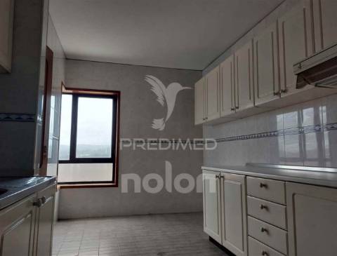 Apartamento t3+1 • 131 m² • varanda • vista deslumbrante • centro de são joão da madeira