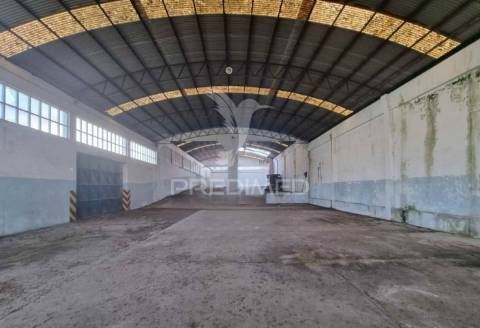 Armazém industrial - santa maria de lamas