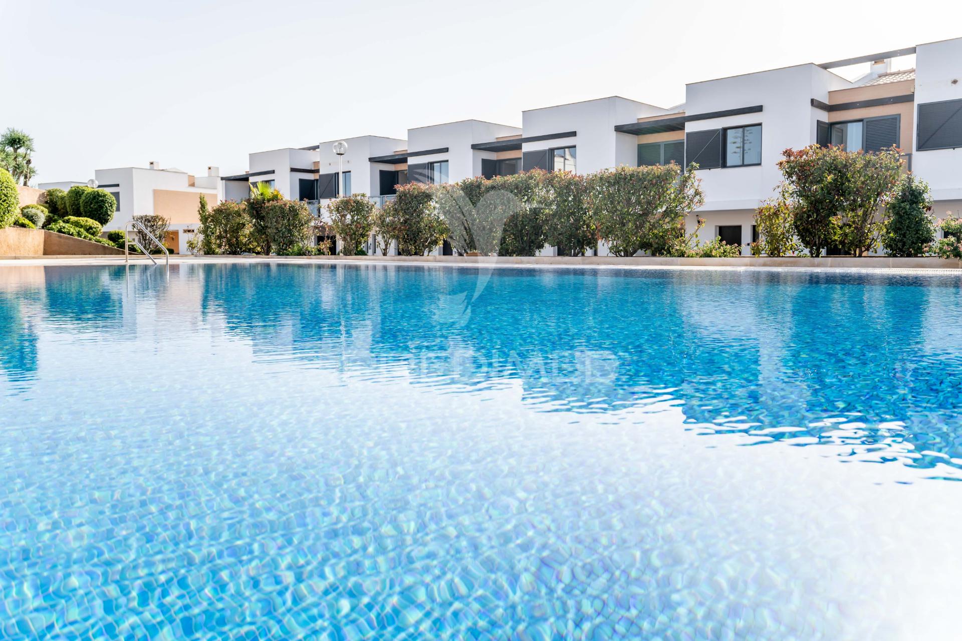 Moradia t3 em condomínio com piscina