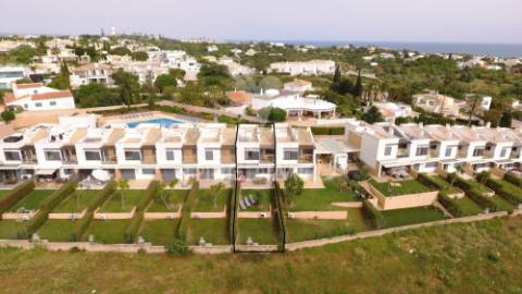 Moradia t3 em condomínio com piscina