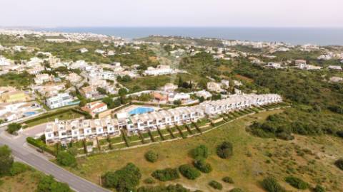 Moradia t3 em condomínio com piscina