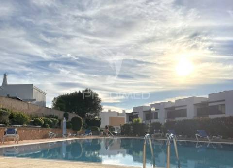 Moradia t3 em condomínio com piscina