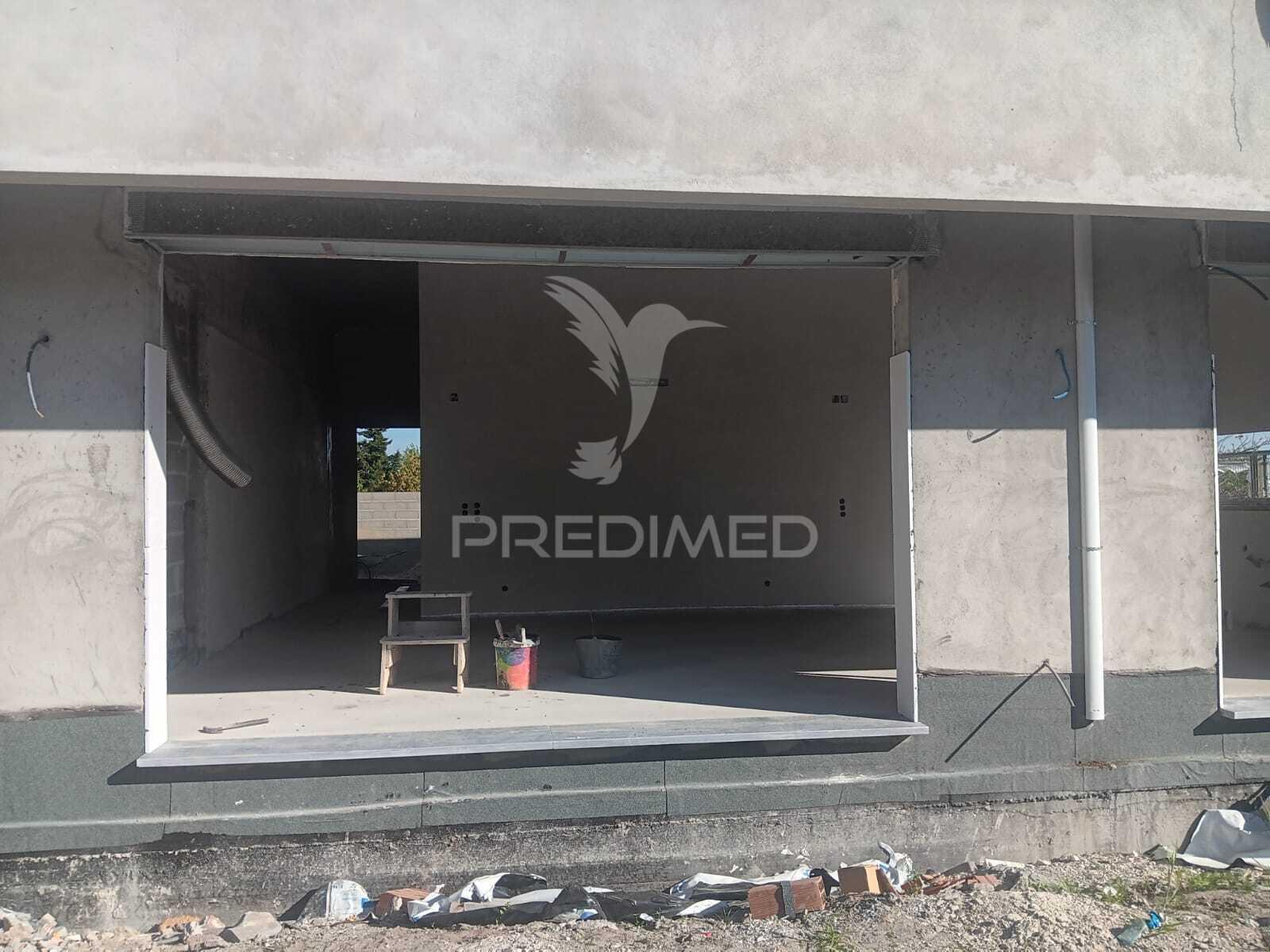 Moradia geminada t4 em brejos de azeitão