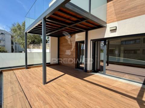 Apartamento t3 - triplex, condomínio privado no coração de leiria