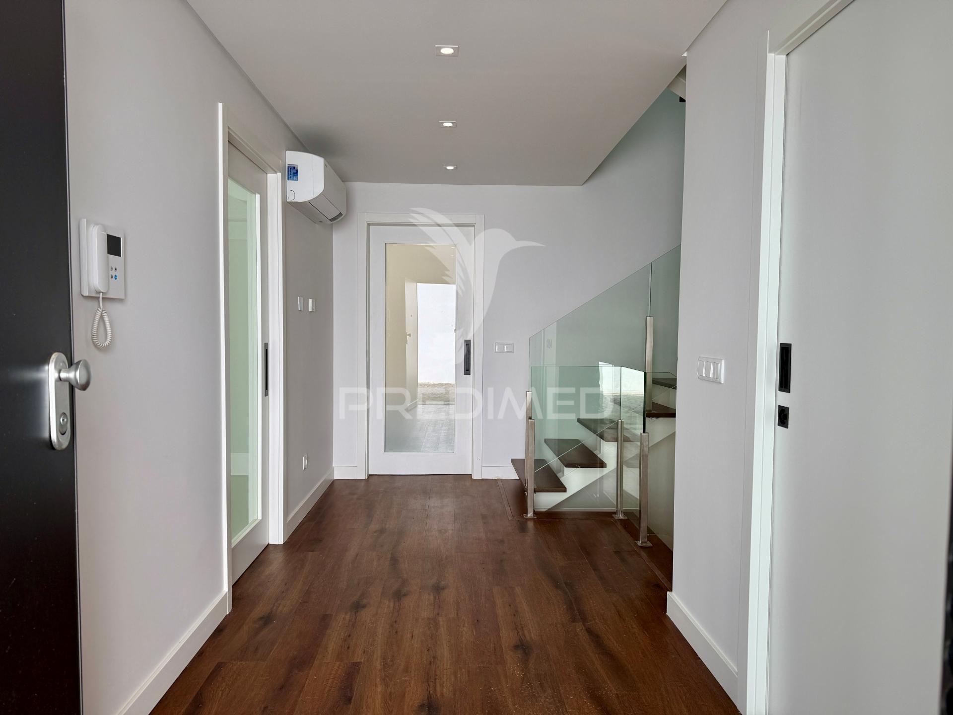 Apartamento t3 - triplex, condomínio privado no coração de leiria