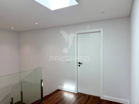 Apartamento t3 - triplex, condomínio privado no coração de leiria