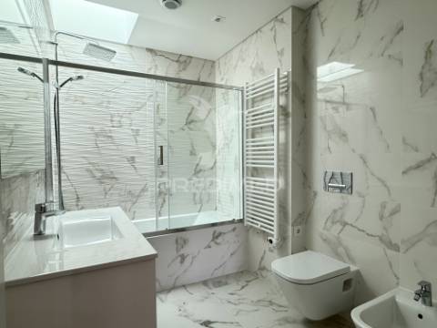 Apartamento t3 - triplex, condomínio privado no coração de leiria