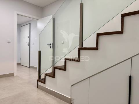Apartamento t3 - triplex, condomínio privado no coração de leiria