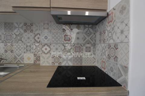 T2, 1º andar remodelado, junto ao parque zeca afonso
