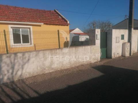 Moradia térrea t3+2 em serra (alenquer)