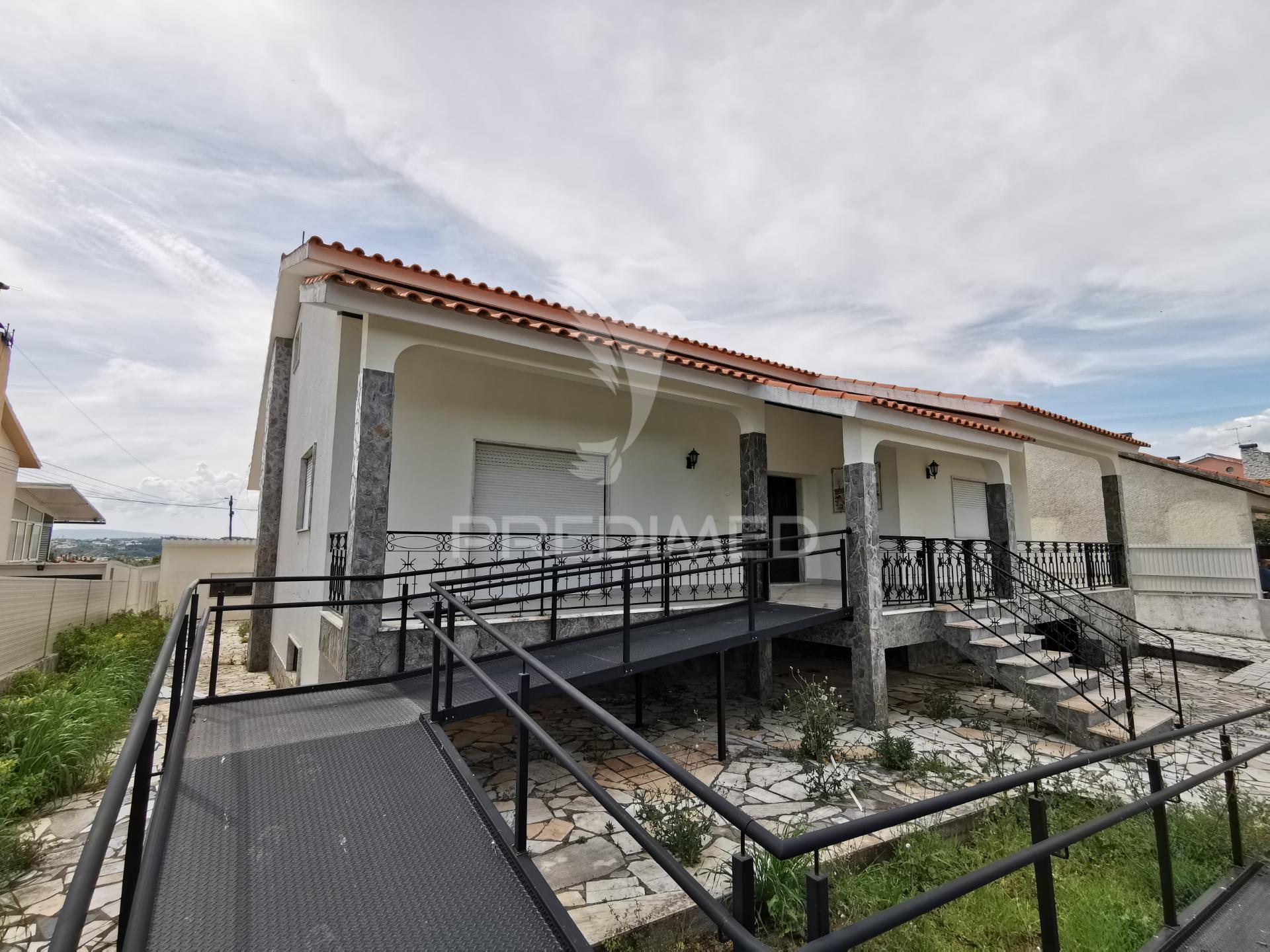 Moradia isolada a 3 minutos do centro da cidade