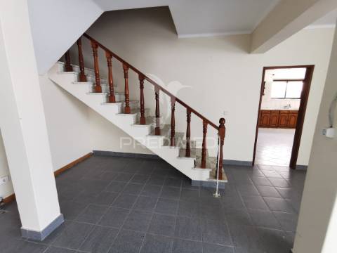 Moradia isolada a 3 minutos do centro da cidade