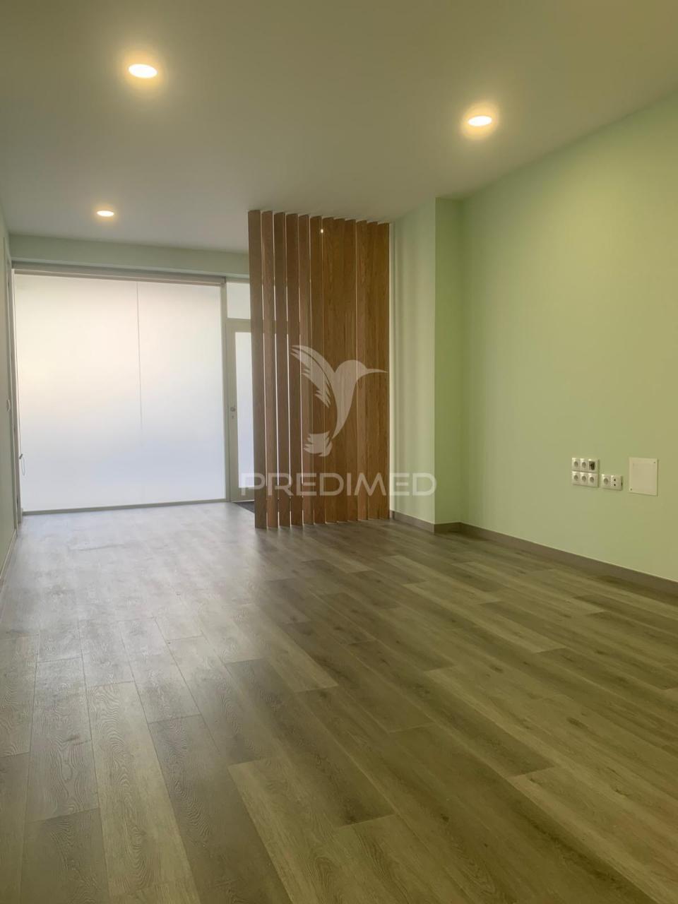 Apartamento t4 rasa v.n. de gaia