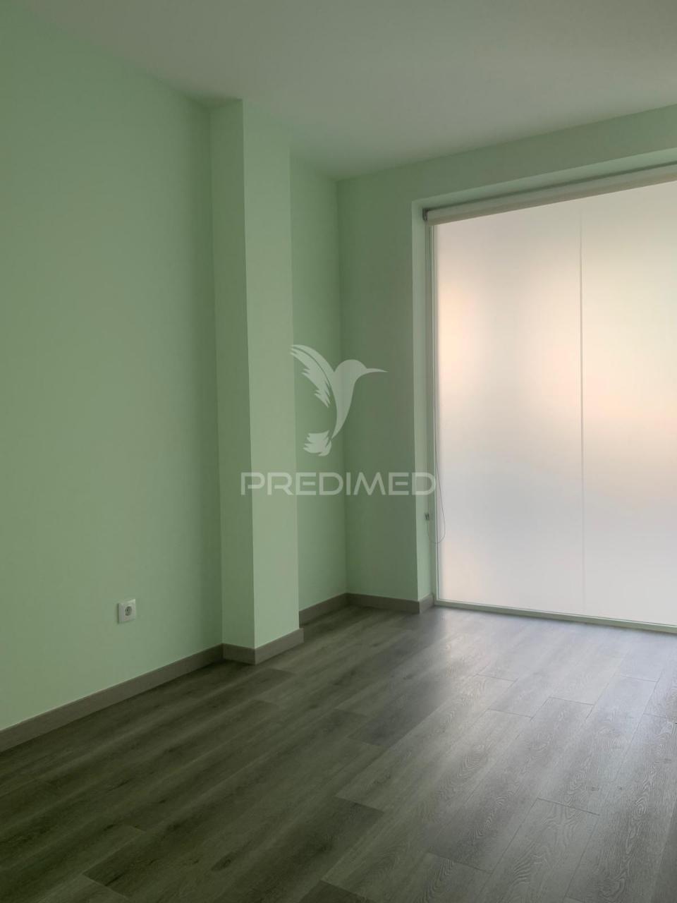 Apartamento t4 rasa v.n. de gaia