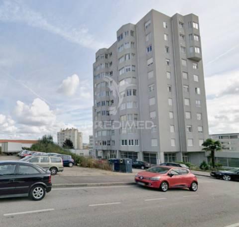 Apartamento t2 para arrendamento em são joão da madeira