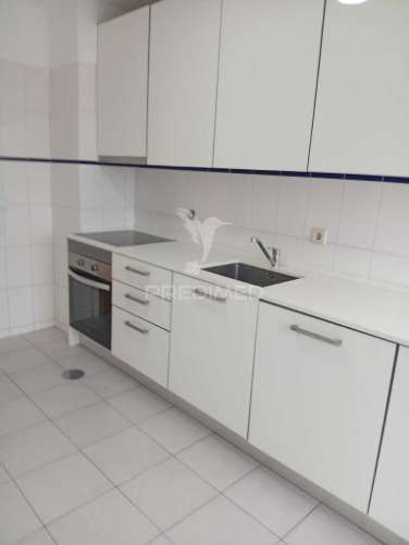 Apartamento t2 para arrendamento em são joão da madeira