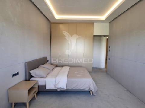 Moradia t3, em fase de remodelação – meia via, torres novas