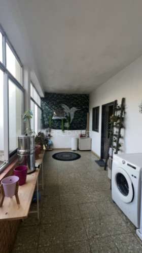 Moradia t3 com armazém/ garagem, anexo e terraço em portimão – grande potencial de rentabilidade