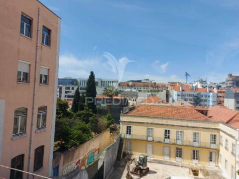 Apartamento t1+1 no centro de lisboa