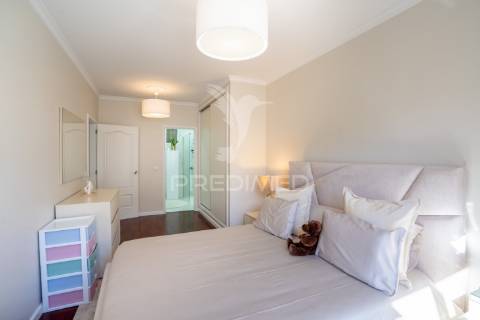 Apartamento t2 no centro do caniço