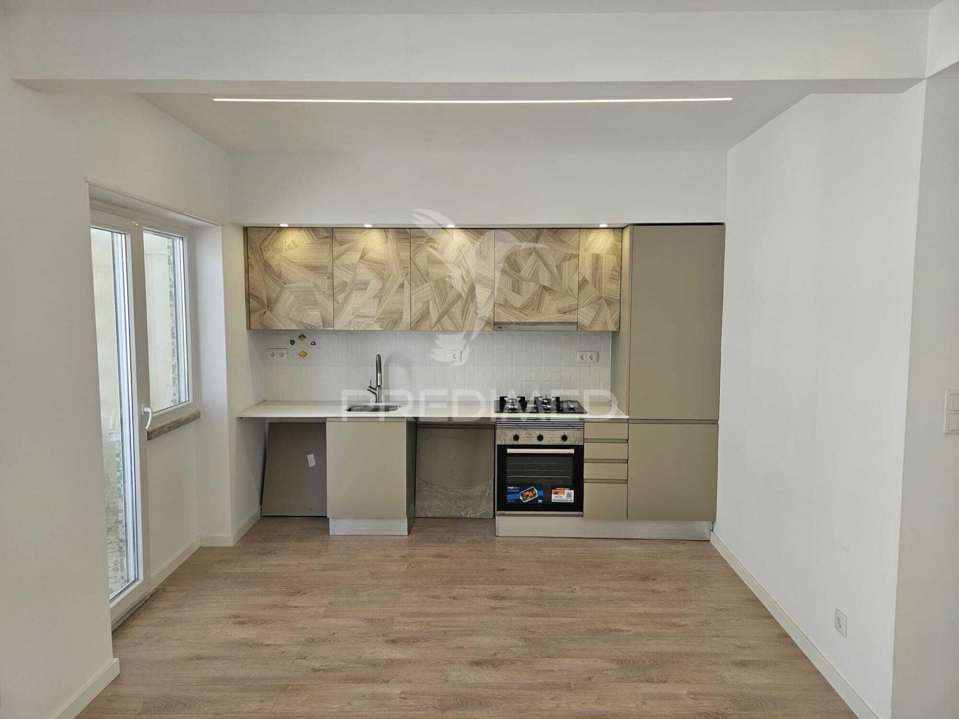 Apartamento totalmente remodelado – venteira, amadora