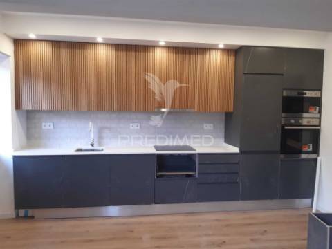 Apartamento totalmente remodelado – venteira, amadora