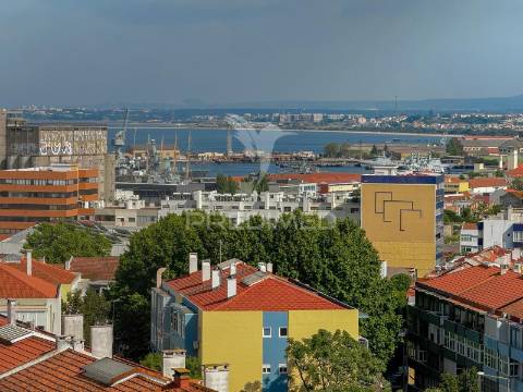 Excelente apartamento remodelado em almada com vista rio
