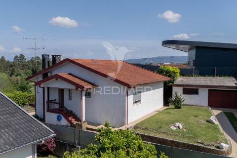 Moradia t4 | barbudo, vila verde | excelente localização