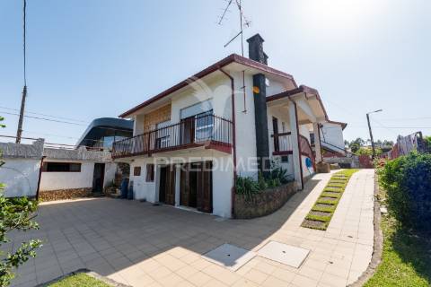 Moradia t4 | barbudo, vila verde | excelente localização