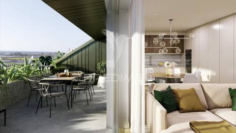 Elegância e luz natural | t2 implex com dois terraços privativos